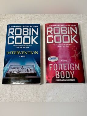 Robin Cook Paperback Books - Intervention -Foreign Body -Medical Thriller Novels